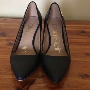 Calvin Klein classic black pumps